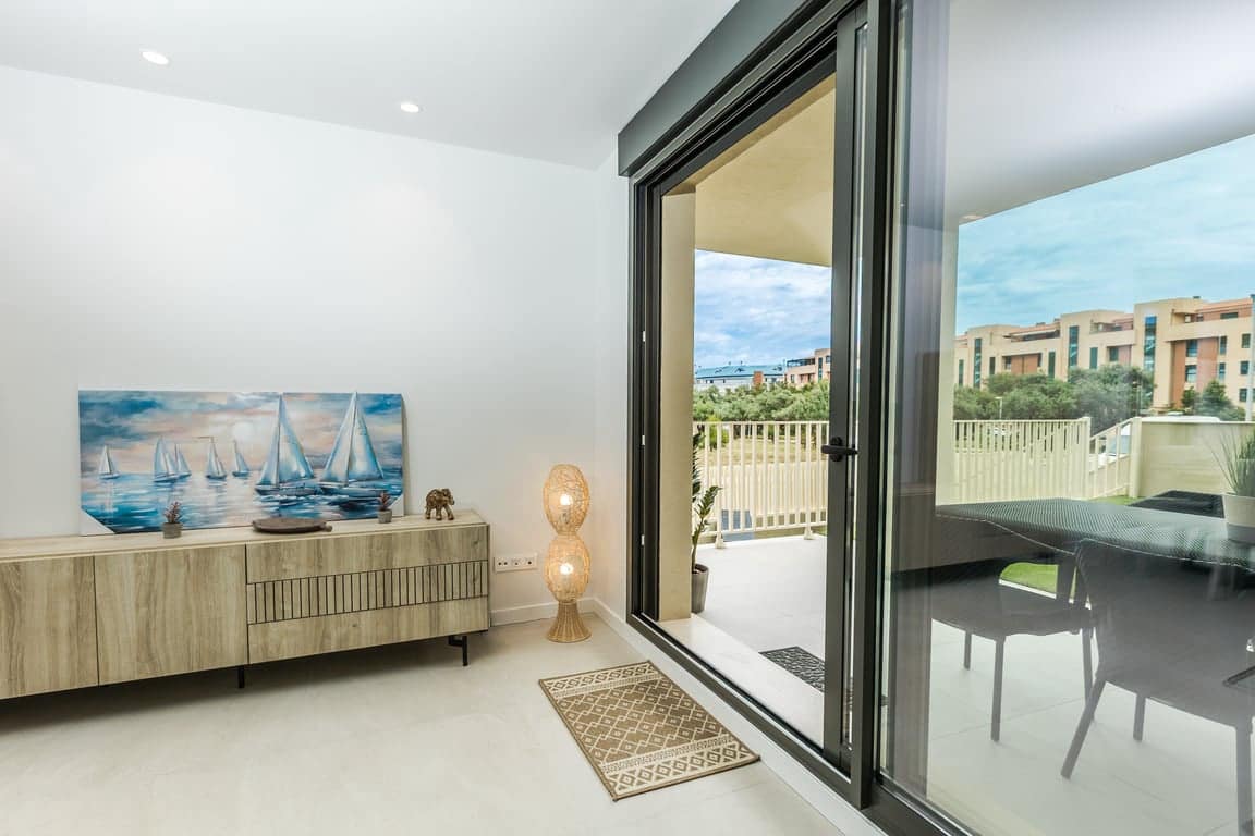 4 bedroom Apartment for rent in Denia with pool garage - € 3,500 (Ref: 9958439)
