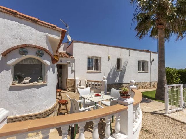 3 soverom Villa til salgs i L'Ametlla de Mar med svømmebasseng - € 2 200 (Ref: 10124550)