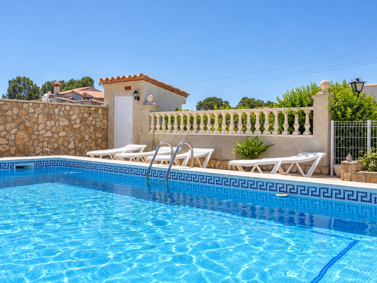 3 bedroom Villa for holiday rental in L'Ametlla de Mar with pool - € 2,200 (Ref: 10124550)