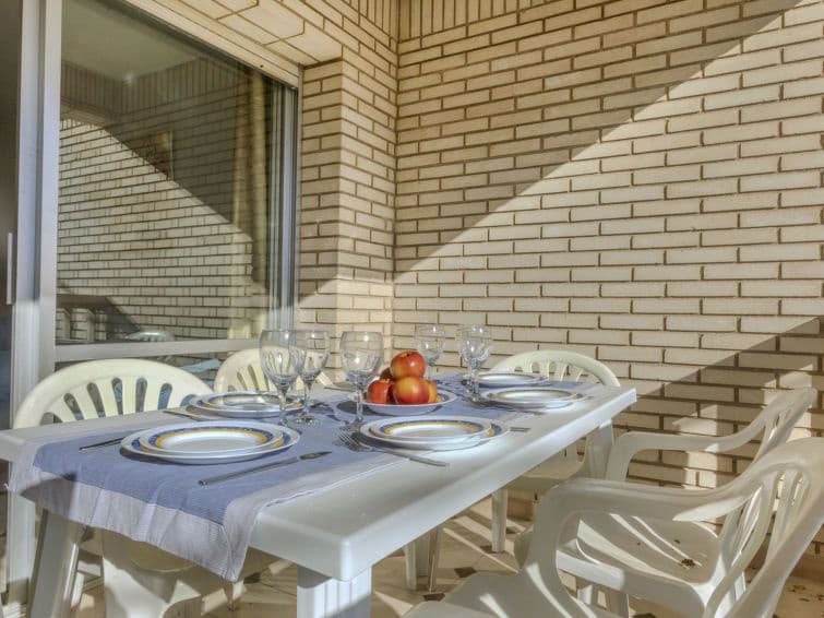 3 bedroom Apartment for sale in Mont-roig del Camp with pool - € 180,000 (Ref: 9446897)