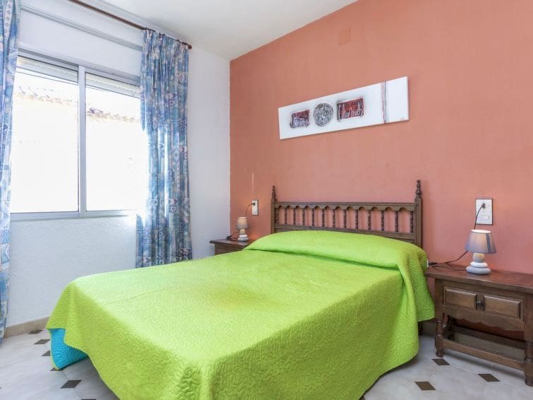 3 bedroom Apartment for sale in Mont-roig del Camp with pool - € 180,000 (Ref: 9446897)