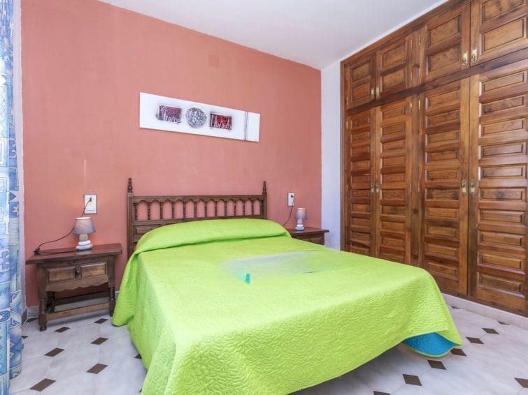 3 bedroom Apartment for sale in Mont-roig del Camp with pool - € 180,000 (Ref: 9446897)