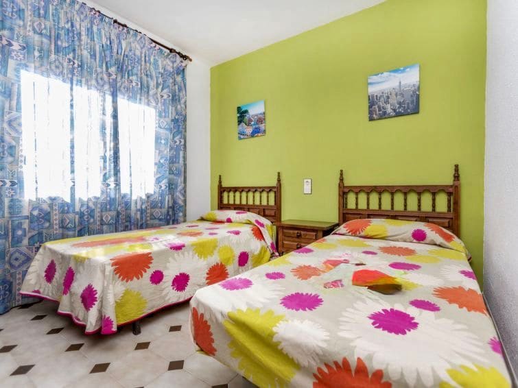 3 bedroom Apartment for sale in Mont-roig del Camp with pool - € 180,000 (Ref: 9446897)