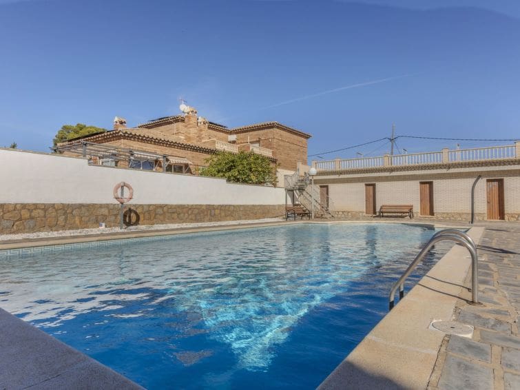 3 bedroom Apartment for sale in Mont-roig del Camp with pool - € 180,000 (Ref: 9446897)