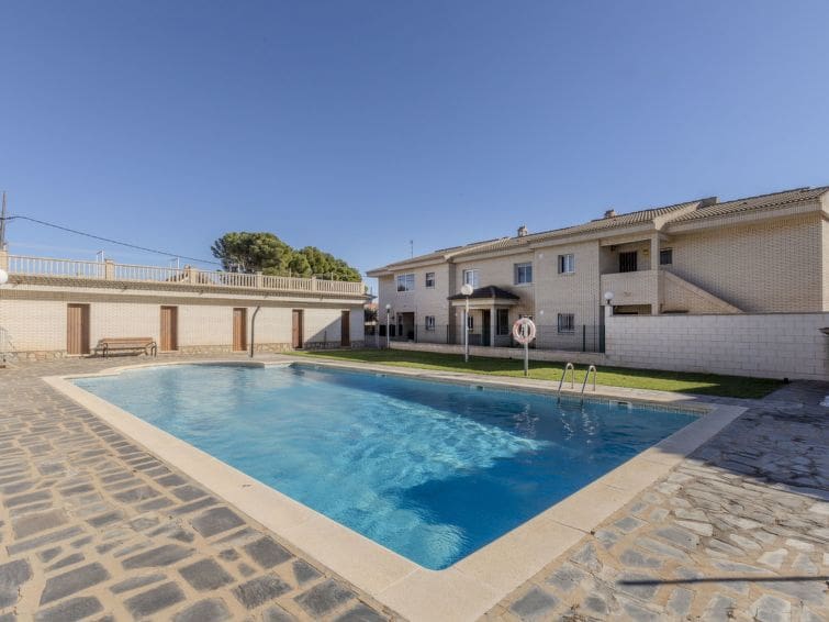 3 bedroom Apartment for sale in Mont-roig del Camp with pool - € 180,000 (Ref: 9446897)