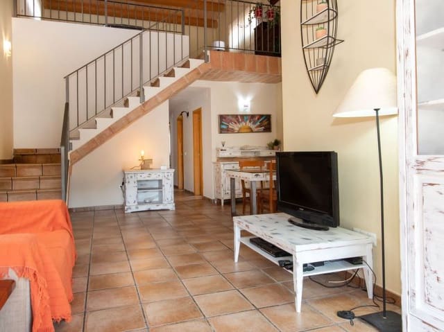 3 slaapkamer Villa voor vakantieverhuur in L'Ametlla de Mar met zwembad - € 1.550 (Ref: 9506226)