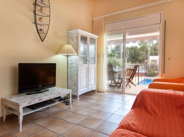 3 slaapkamer Villa voor vakantieverhuur in L'Ametlla de Mar met zwembad - € 1.550 (Ref: 9506226)