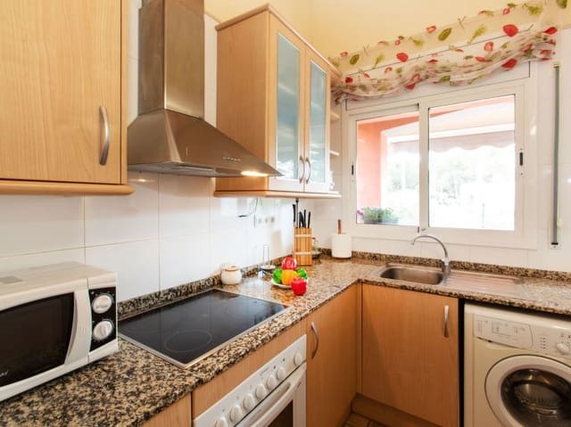 3 slaapkamer Villa voor vakantieverhuur in L'Ametlla de Mar met zwembad - € 1.550 (Ref: 9506226)