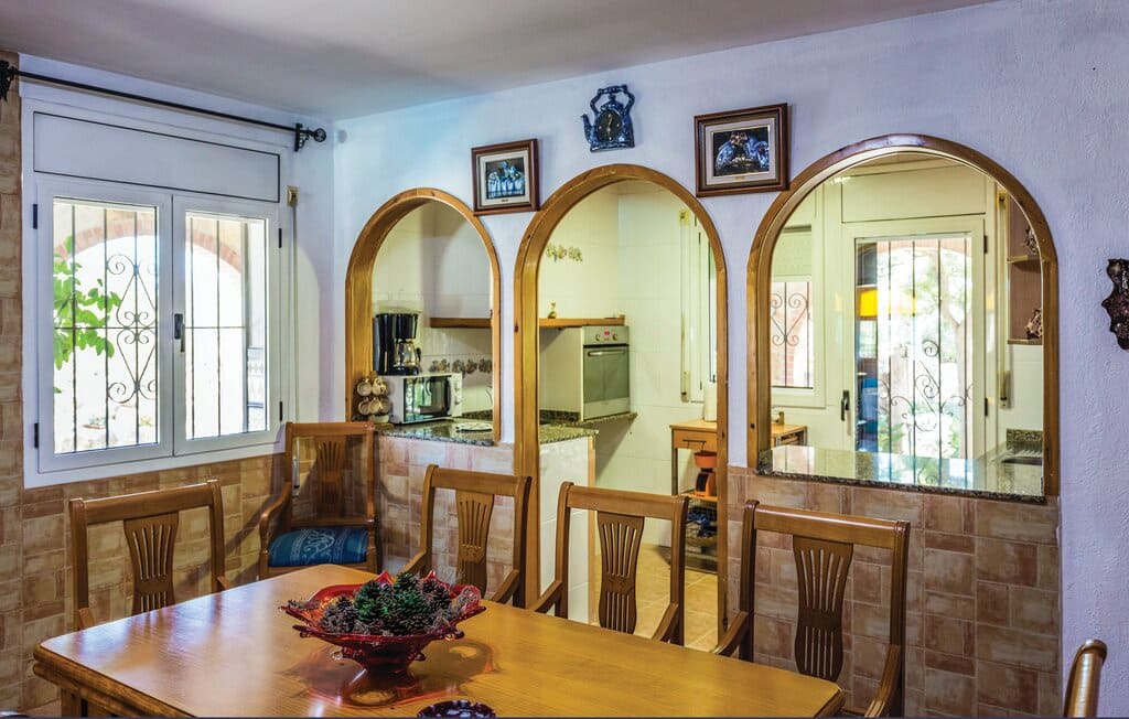 5 soveværelse Finca/Landehus til salg i L'Ametlla de Mar med swimmingpool garage - € 550.000 (Ref: 9541949)