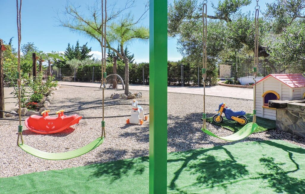 5 soveværelse Finca/Landehus til salg i L'Ametlla de Mar med swimmingpool garage - € 550.000 (Ref: 9541949)