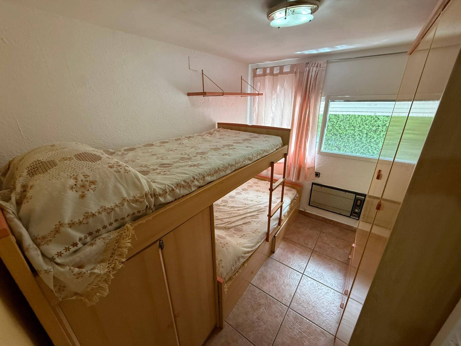 6 bedroom Villa for holiday rental in Calafat with pool - € 1,708 (Ref: 9780813)