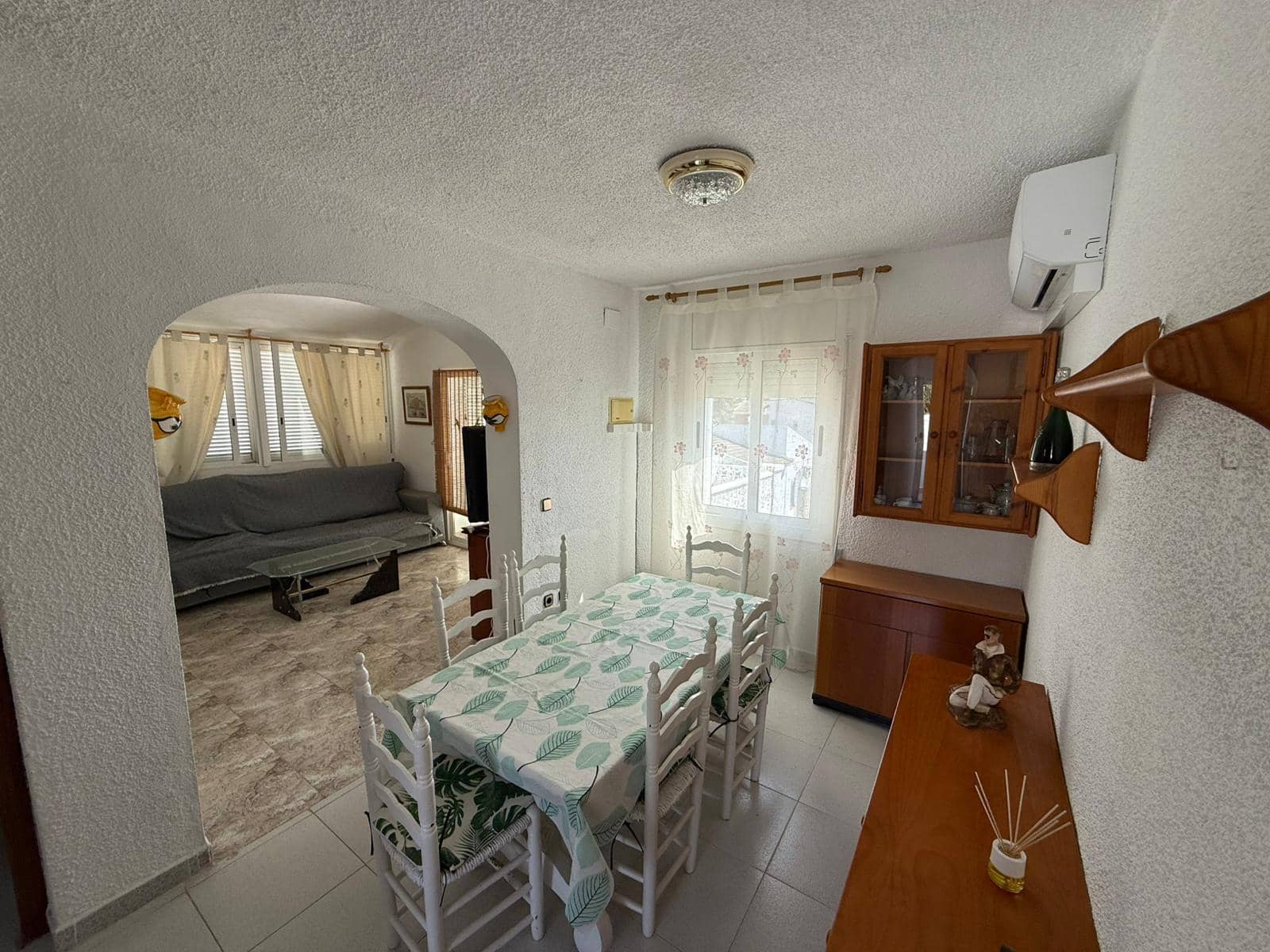 6 bedroom Villa for holiday rental in Calafat with pool - € 1,708 (Ref: 9780813)