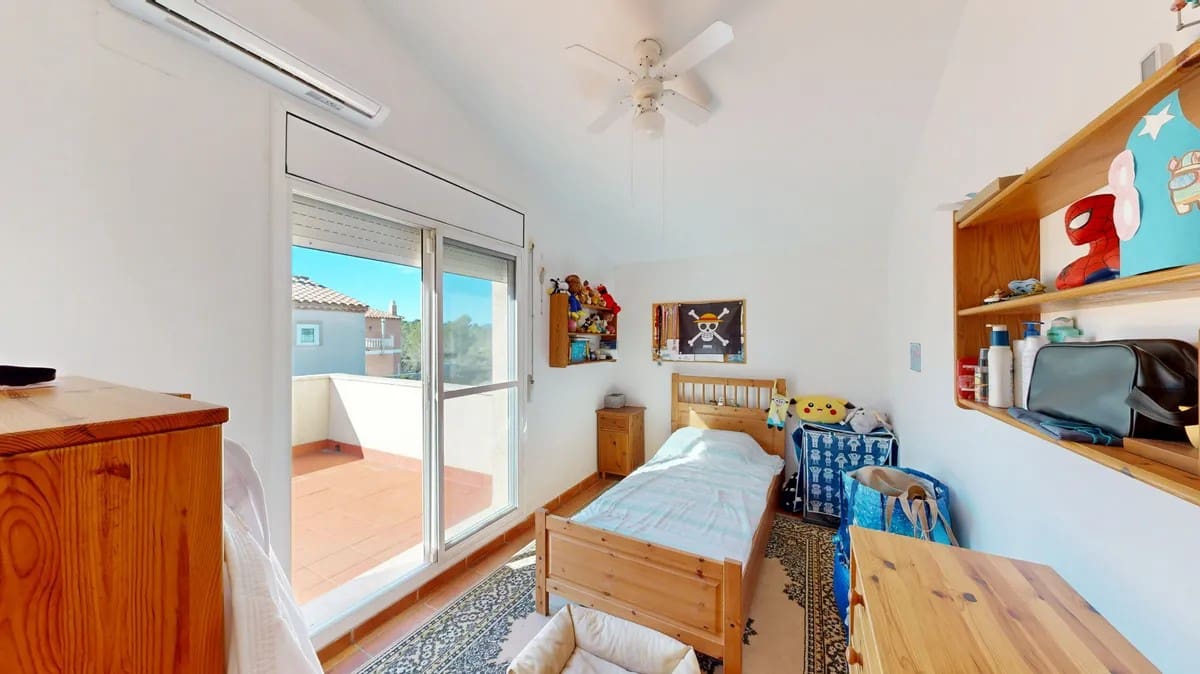 Adosado de 4 habitaciones en L'Ametlla de Mar en venta con piscina garaje - 265.000 € (Ref: 9805264)