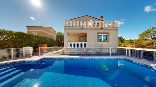 Adosado de 4 habitaciones en L'Ametlla de Mar en venta con piscina garaje - 265.000 € (Ref: 9805264)