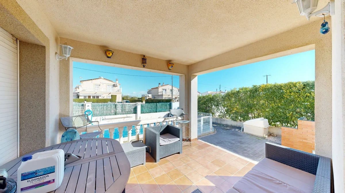 Adosado de 4 habitaciones en L'Ametlla de Mar en venta con piscina garaje - 265.000 € (Ref: 9805264)