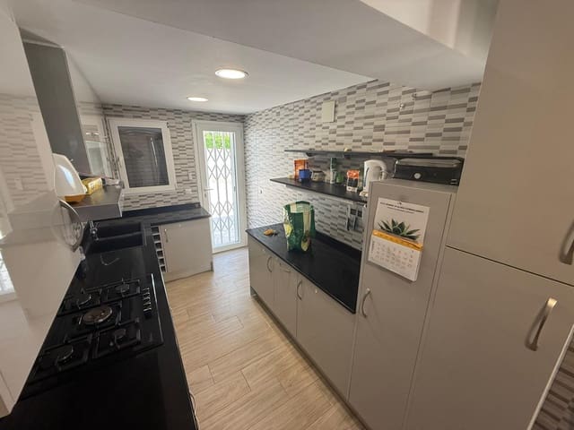 3 soverom Villa til salgs i Calafat, L'Ametlla de Mar med svømmebasseng garasje - € 610 000 (Ref: 9847804)