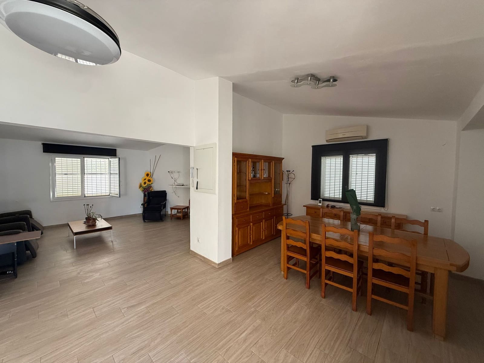 3 soverom Villa til salgs i Calafat med svømmebasseng garasje - € 610 000 (Ref: 9847804)