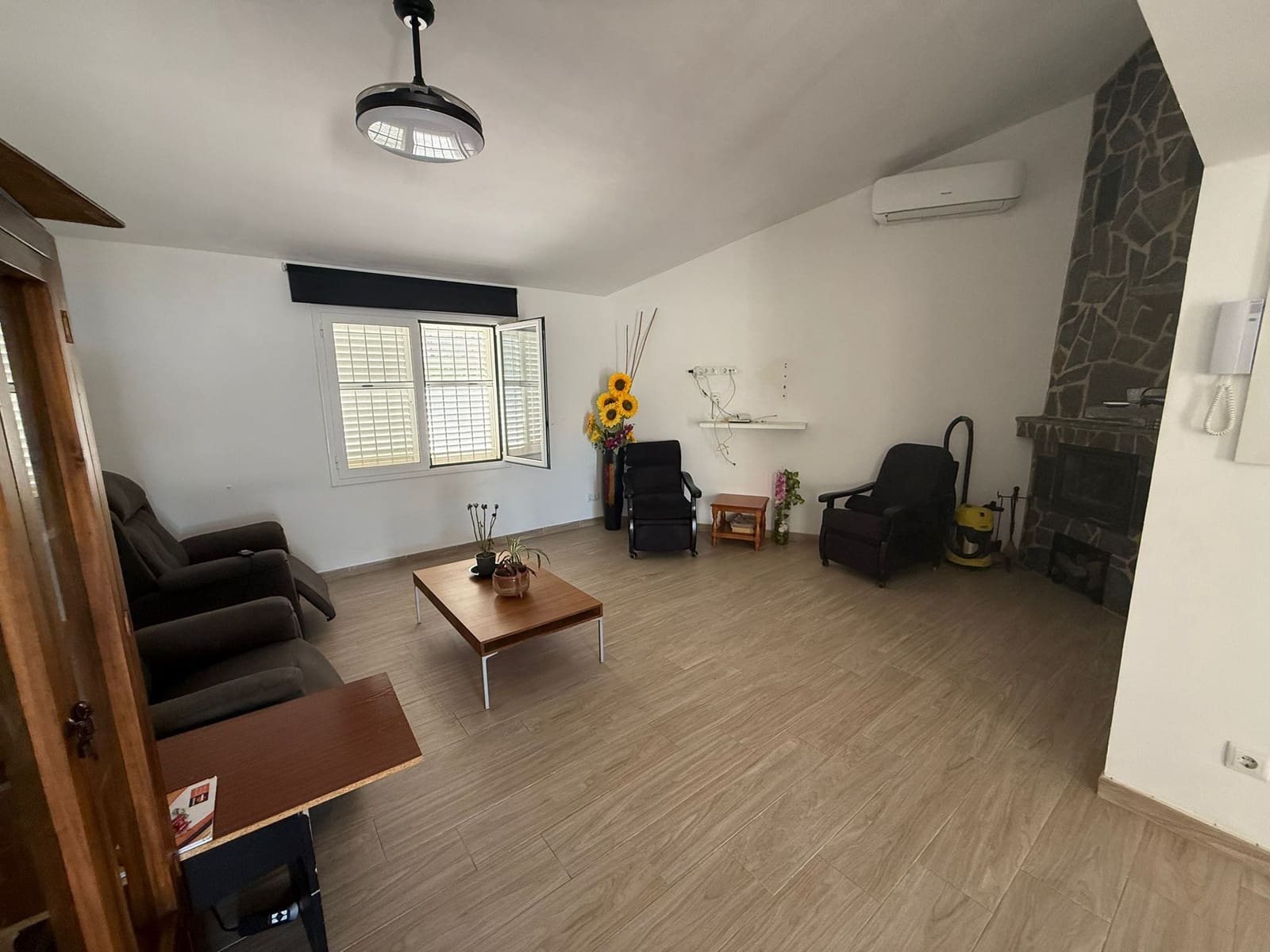 3 soverom Villa til salgs i Calafat med svømmebasseng garasje - € 610 000 (Ref: 9847804)