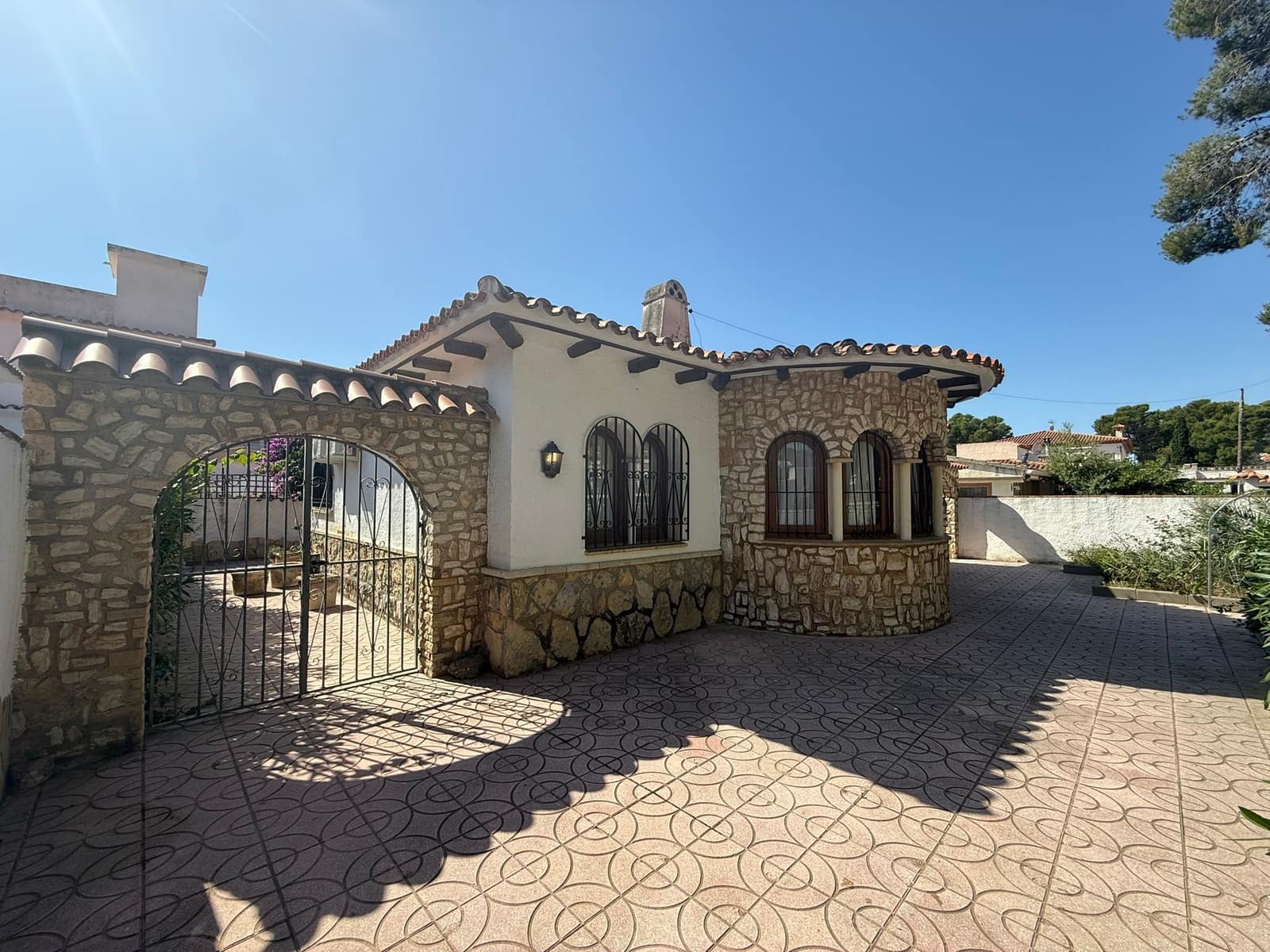 3 chambre Villa/Maison à vendre à Miami Playa / Miami Platja avec garage - 215 000 € (Ref: 9913690)