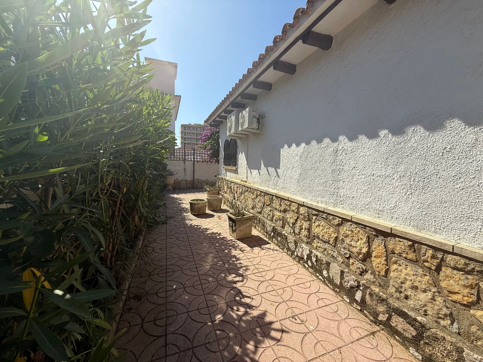 3 chambre Villa/Maison à vendre à Miami Playa / Miami Platja avec garage - 215 000 € (Ref: 9913690)