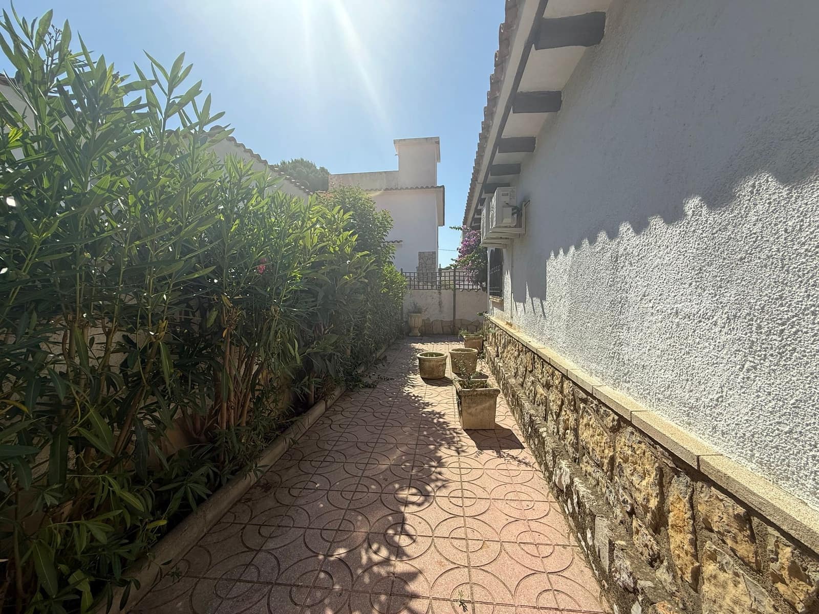 3 chambre Villa/Maison à vendre à Miami Playa / Miami Platja avec garage - 215 000 € (Ref: 9913690)