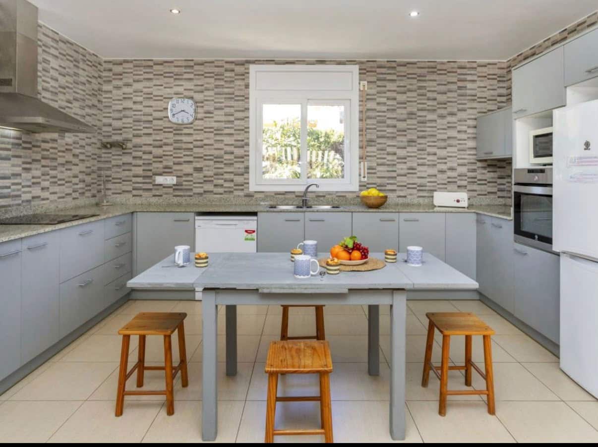 4 bedroom Villa for sale in L'Ametlla de Mar with pool - € 390,000 (Ref: 9946773)