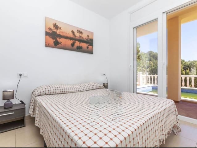 4 bedroom Villa for sale in L'Ametlla de Mar with pool - € 390,000 (Ref: 9946773)