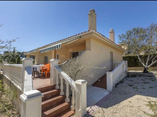 4 bedroom Villa for sale in L'Ametlla de Mar with pool - € 390,000 (Ref: 9946773)