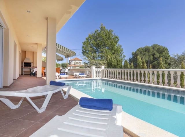 4 bedroom Villa for sale in L'Ametlla de Mar with pool - € 390,000 (Ref: 9946773)