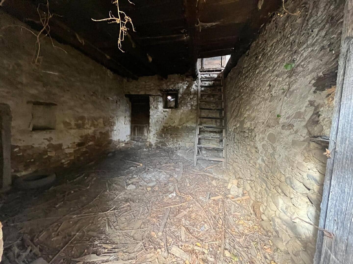 6 bedroom Townhouse for sale in Carracedelo - € 13,000 (Ref: 9362734)