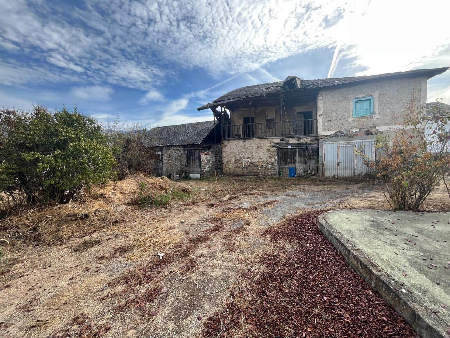 6 bedroom Townhouse for sale in Carracedelo - € 13,000 (Ref: 9362734)