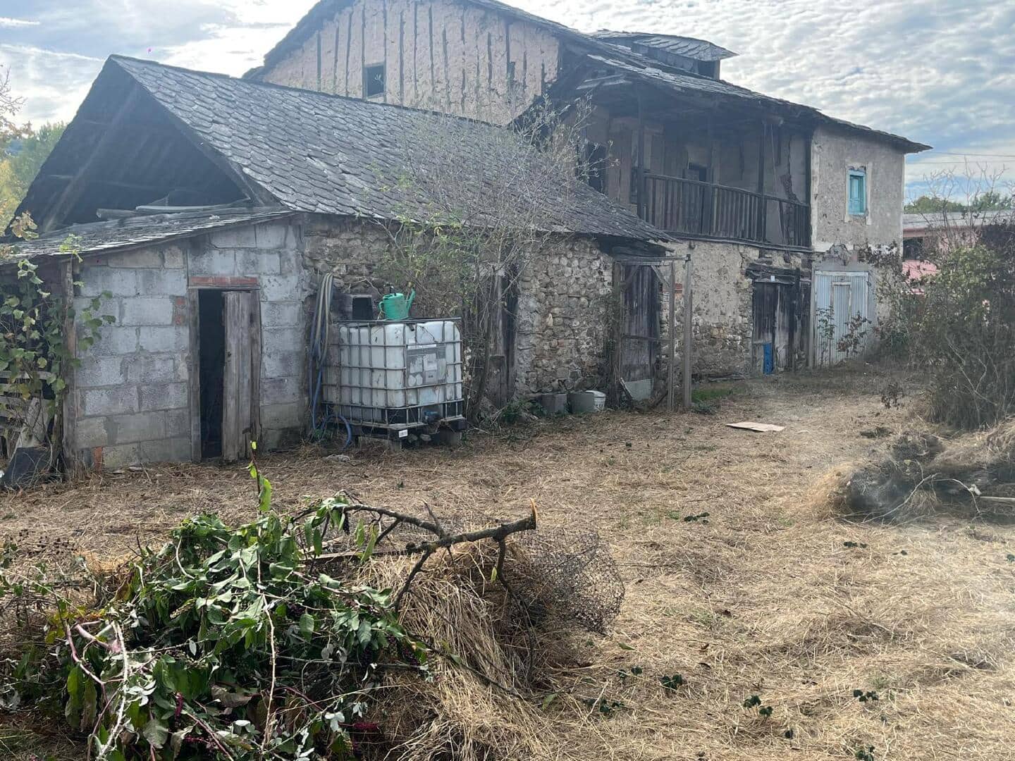 6 bedroom Townhouse for sale in Carracedelo - € 13,000 (Ref: 9362734)