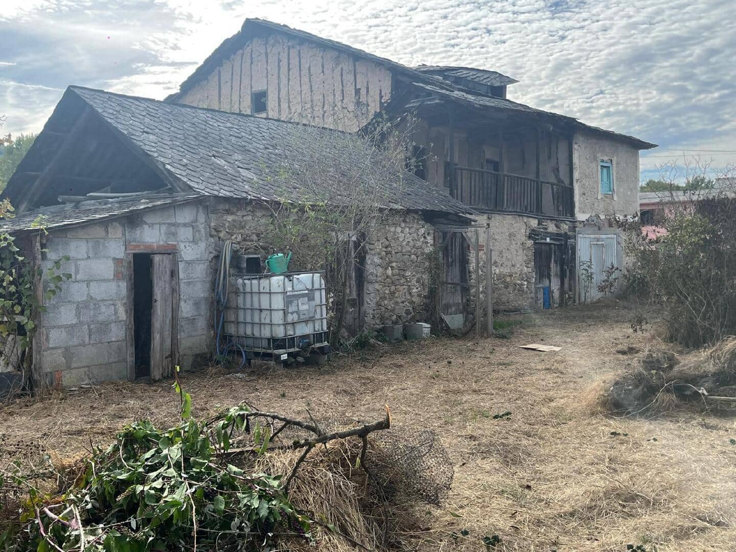 6 bedroom Townhouse for sale in Carracedelo - € 13,000 (Ref: 9362734)