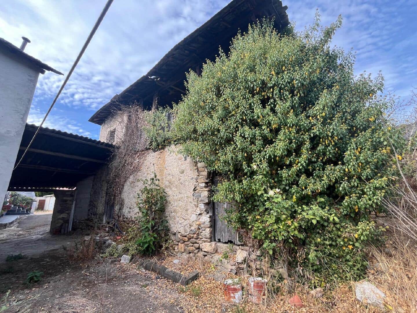 6 bedroom Townhouse for sale in Carracedelo - € 13,000 (Ref: 9362734)