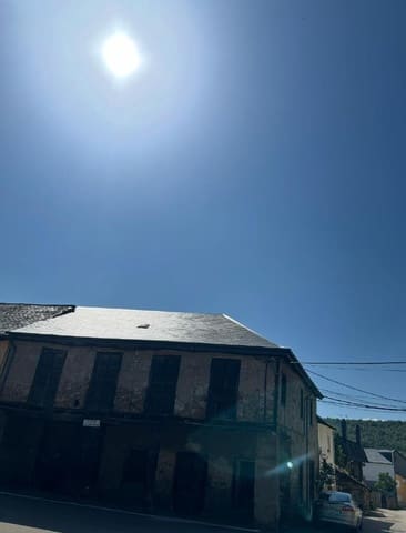 9 bedroom Townhouse for sale in Folgoso de la Ribera - € 28,000 (Ref: 9362737)