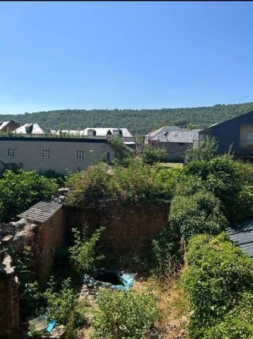 9 bedroom Townhouse for sale in Folgoso de la Ribera - € 28,000 (Ref: 9362737)