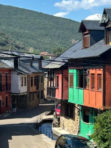 9 bedroom Townhouse for sale in Folgoso de la Ribera - € 28,000 (Ref: 9362737)