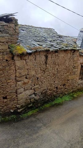 Townhouse for sale in Bembibre - € 6,000 (Ref: 9362739)