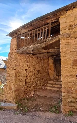 Townhouse for sale in Bembibre - € 6,000 (Ref: 9362739)