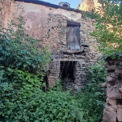 Townhouse for sale in Bembibre - € 6,000 (Ref: 9362739)