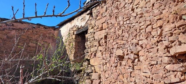 Townhouse for sale in Bembibre - € 6,000 (Ref: 9362739)