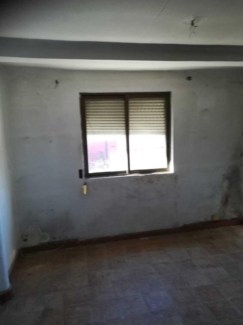 5 slaapkamer Huis te koop in Torre del Bierzo - € 19.900 (Ref: 9362743)
