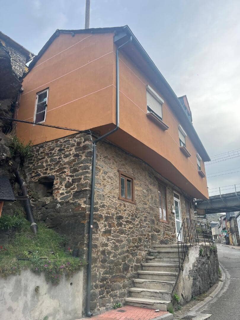 5 slaapkamer Huis te koop in Torre del Bierzo - € 19.900 (Ref: 9362743)