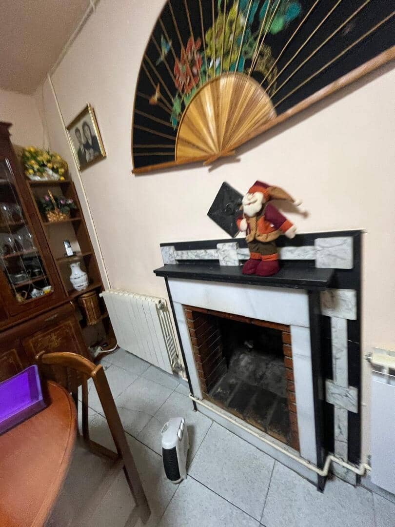 4 slaapkamer Huis te koop in Bembibre - € 43.000 (Ref: 9362745)