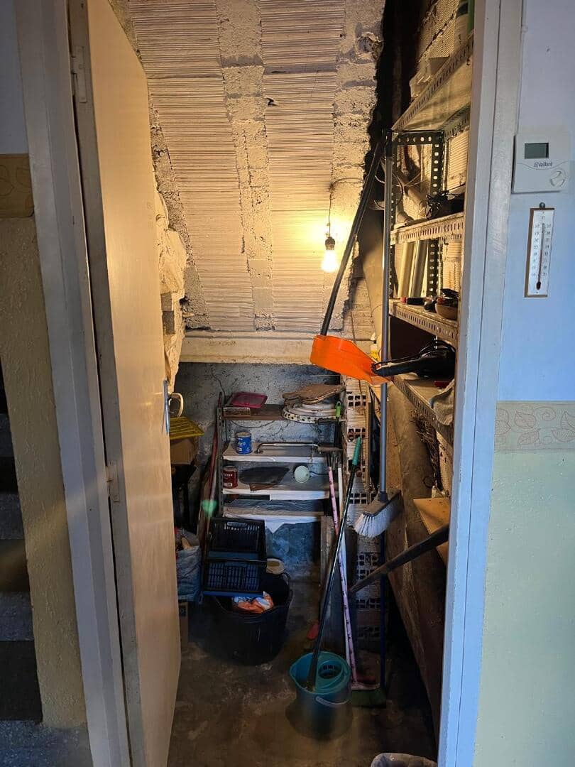 4 slaapkamer Huis te koop in Bembibre - € 43.000 (Ref: 9362745)