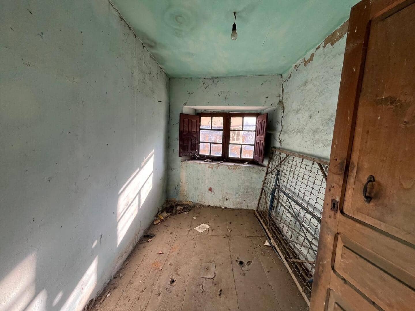 5 bedroom Townhouse for sale in Bembibre - € 30,000 (Ref: 9362746)