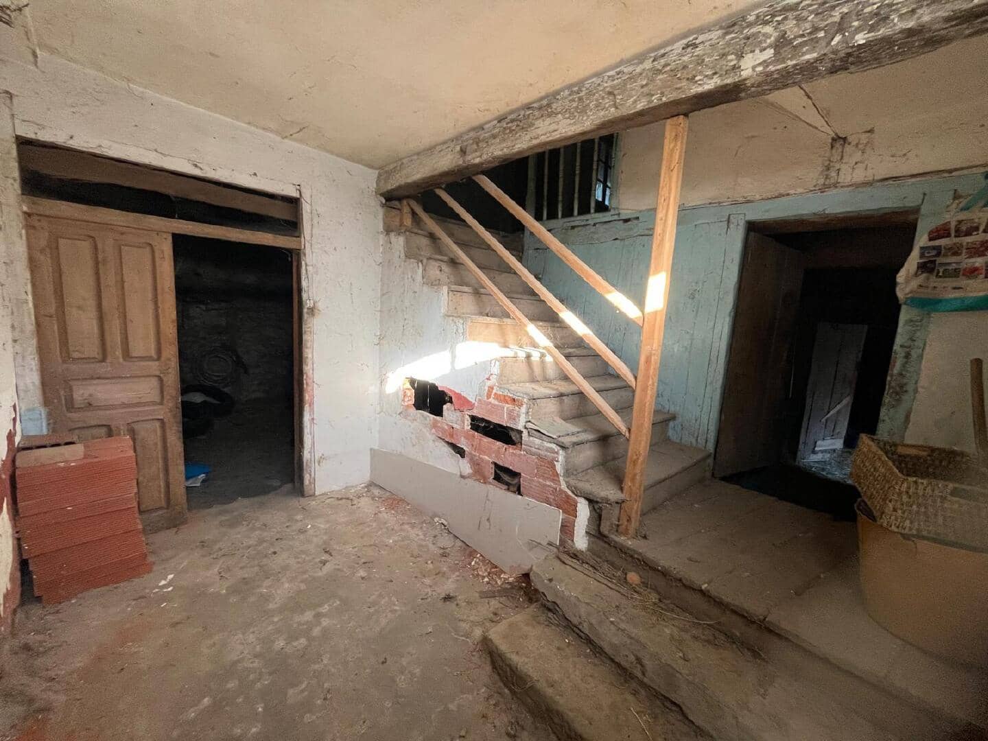 5 bedroom Townhouse for sale in Bembibre - € 30,000 (Ref: 9362746)