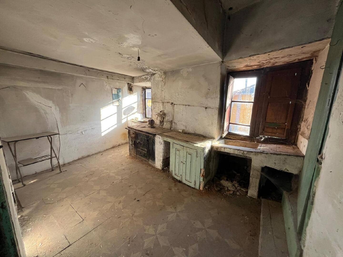 5 bedroom Townhouse for sale in Bembibre - € 30,000 (Ref: 9362746)