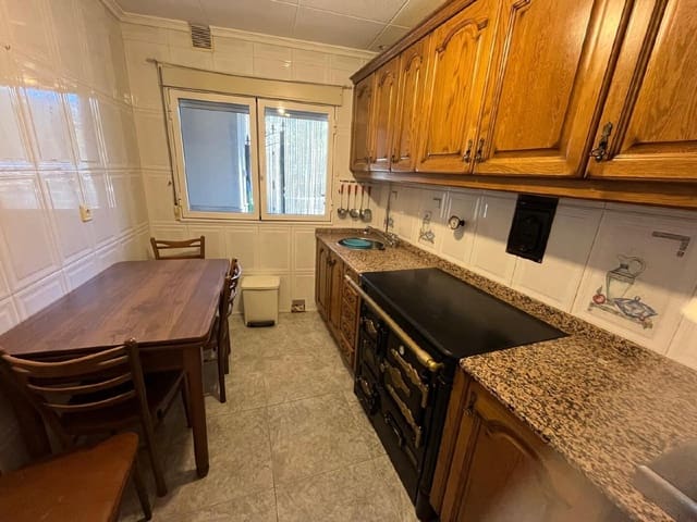 4 bedroom Townhouse for sale in Castropodame - € 64,500 (Ref: 9362748)