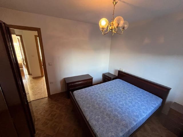 4 bedroom Townhouse for sale in Castropodame - € 64,500 (Ref: 9362748)